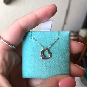 TIFFANY&CO. NECKLACE WORN TWICE !!! 😍😍💞💕💕💕